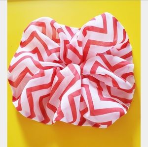 HANDMADE CHEVRON PATTERN SCRUNCHIE